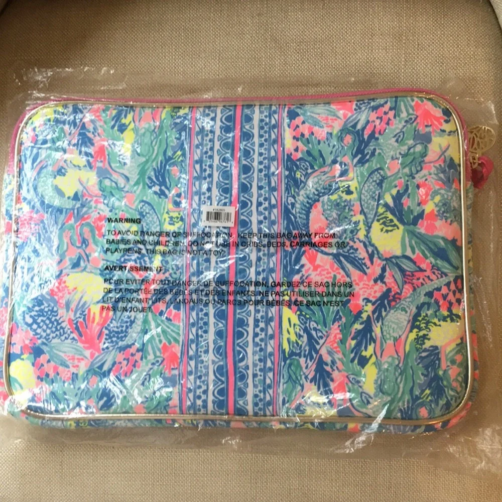 NWT Lilly Pulitzer Tech Sleeve Mermaid Cove